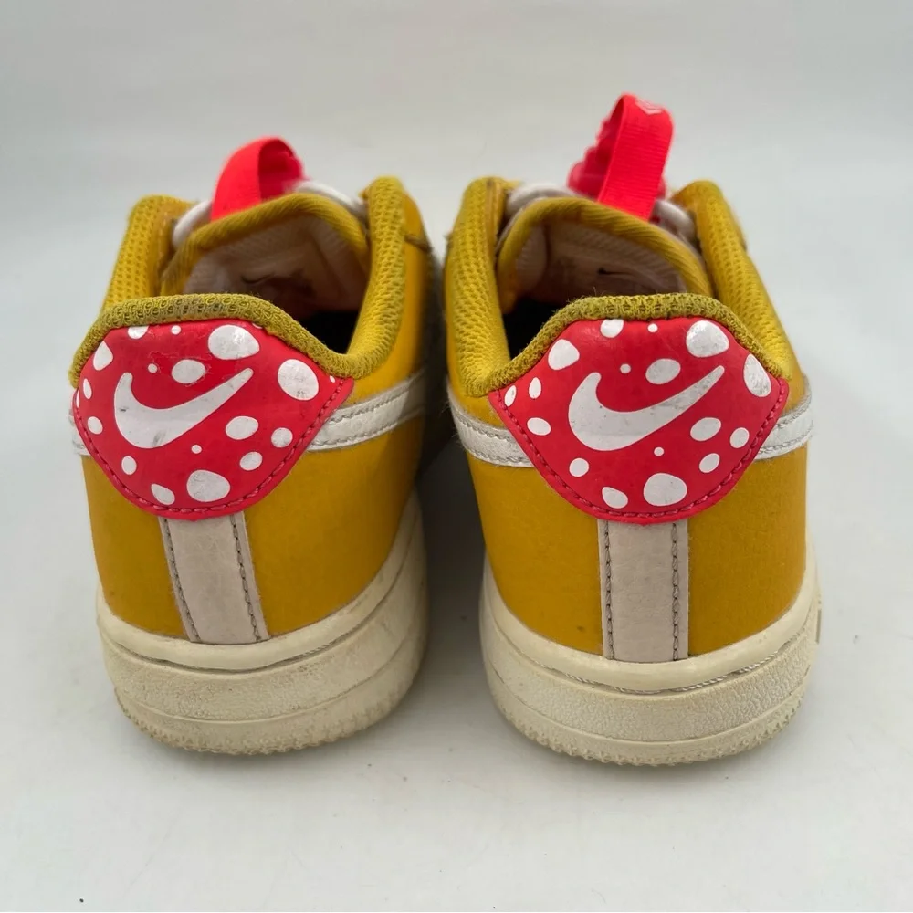 Nike Kids Air Force One Toggle SE -SZ 1.5 Youth- Mushroom Sneakers DQ0365-700